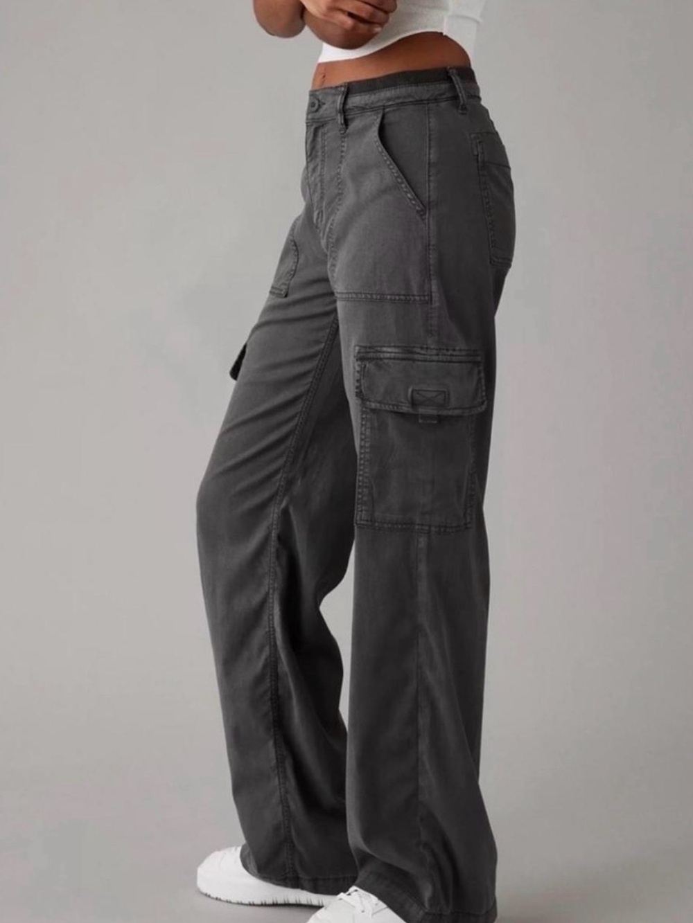 American Eagle Outfitters Wide-Leg Cargo Pants in Charcoal Gray - Picture 2 of 13